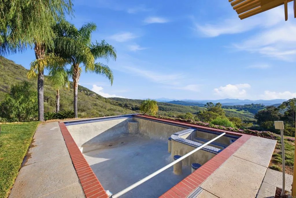 17345 Iron Mountain Drive