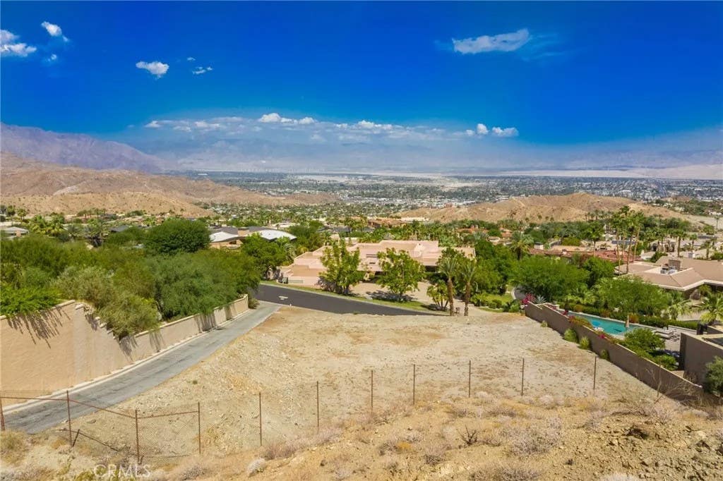 Photo of 14 Verde Vista, Rancho Mirage, CA 92270 (MLS # PV26038049)