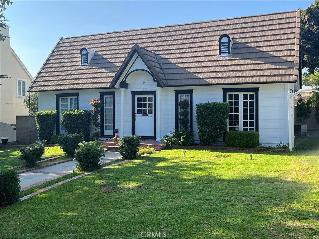 Photo of 13521 Terrace Pl, Whittier, CA 90601 (MLS # PW26014881)