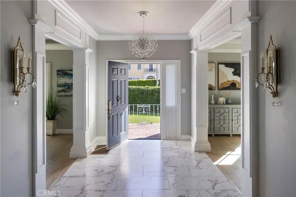 Photo of 821 Lorraine, Los Angeles, CA 90005 (MLS # SR26010230)