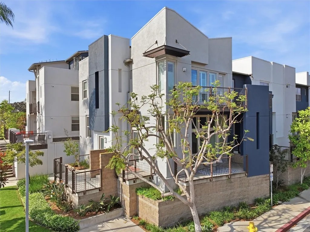 5506 W 149th Place 5