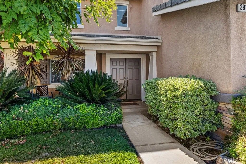 Photo of 29165 Goldenstar Way, Murrieta, CA 92563 (MLS # SW25219709)
