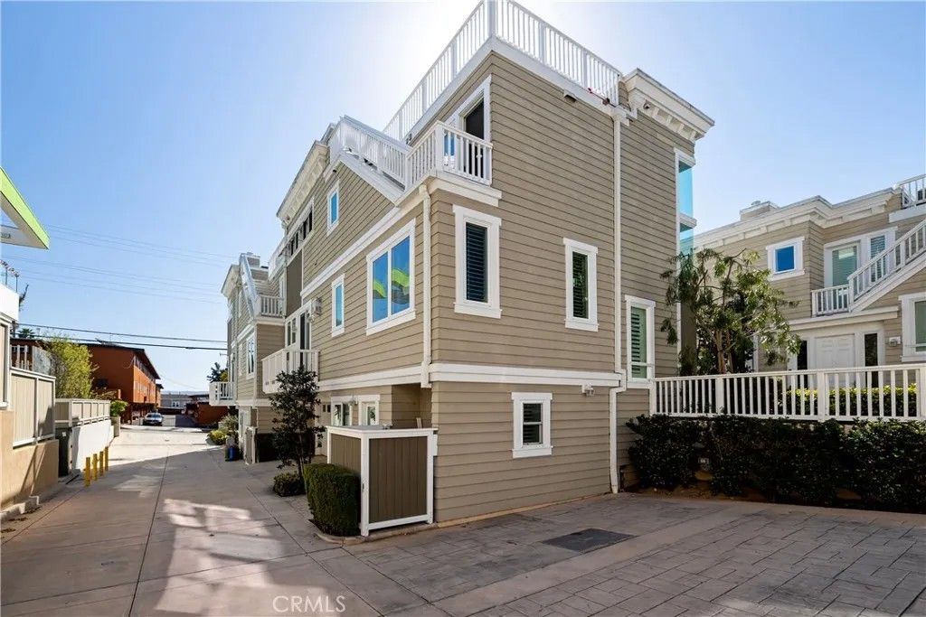 Photo of 741 21st St, Hermosa Beach, CA 90254 (MLS # SB26095462)