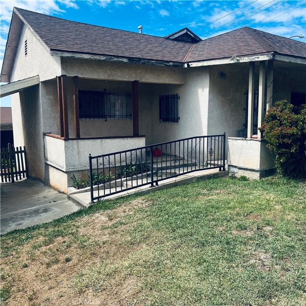 Photo of 3100 E SIDE Boulevard, Los Angeles, CA 90063 (MLS # CV26076962)