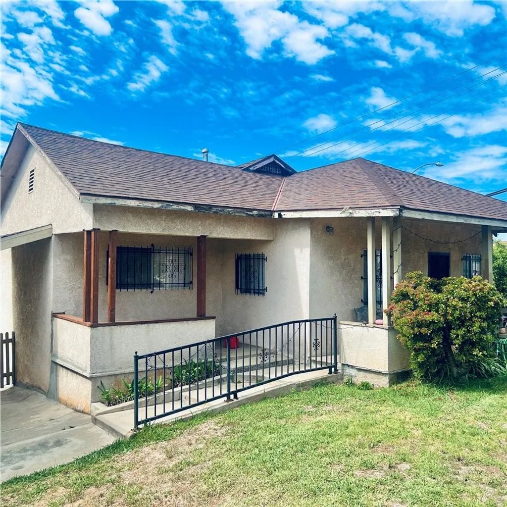 Photo of 3100 E SIDE Boulevard, Los Angeles, CA 90063 (MLS # CV26076962)