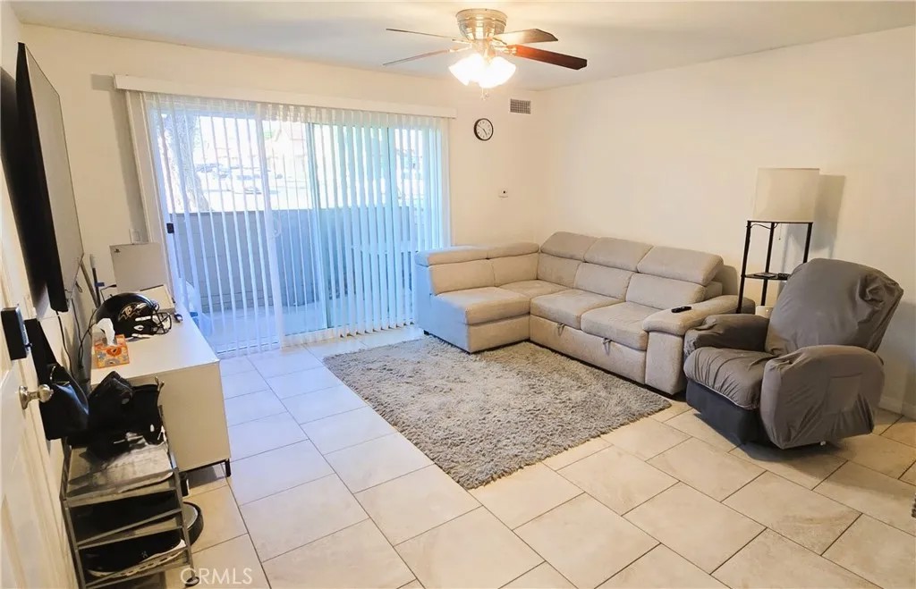 6351 Riverside 39