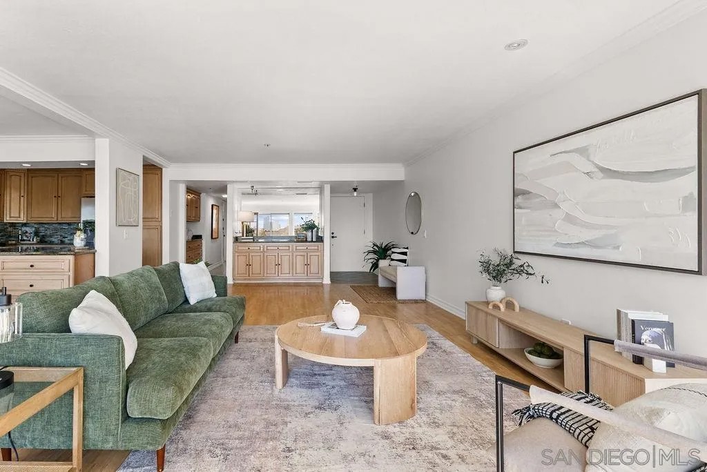 2568 Albatross St 5G