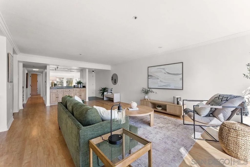 2568 Albatross St 5G