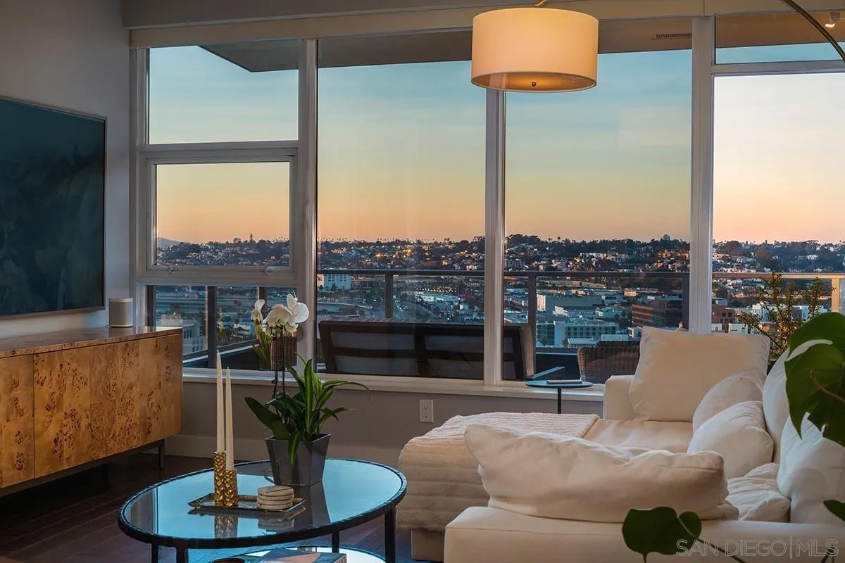 1325 Pacific Hwy 2206