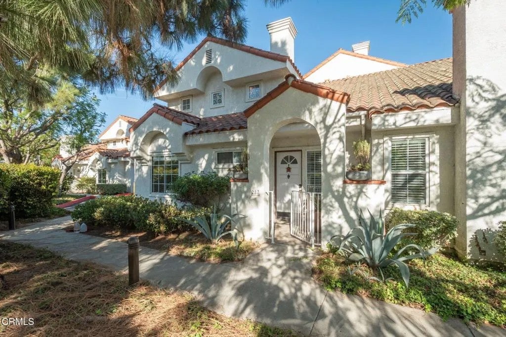 287 Camino Toluca