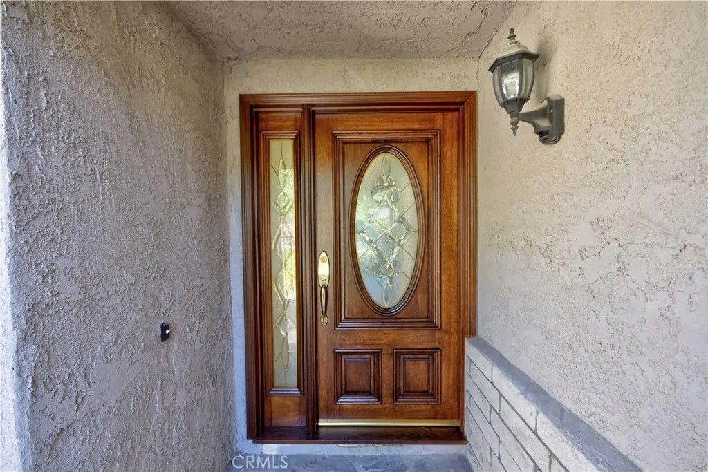 Photo of 27118 Vista Encantada Dr, Valencia, CA 91354 (MLS # GD25238014)