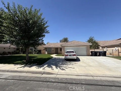 Photo of 43663 6th ST, Lancaster, CA 93535 (MLS # IV26205637)