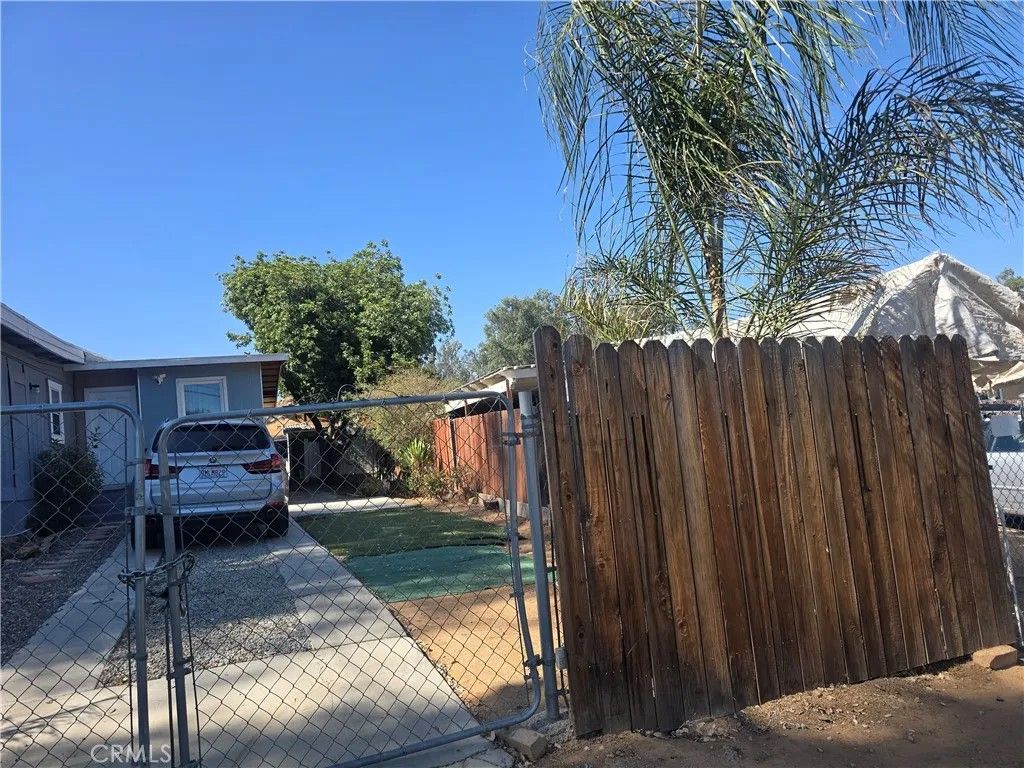 Photo of 18354 Walnut Avenue, Lake Elsinore, CA 92532 (MLS # PW25167522)