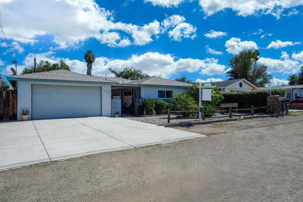 Photo of 10025 Tamil Rd, Lakeside, CA 92040 (MLS # 250041703)
