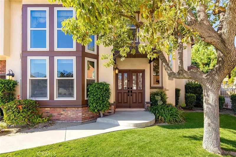 826 Country Oaks Lane