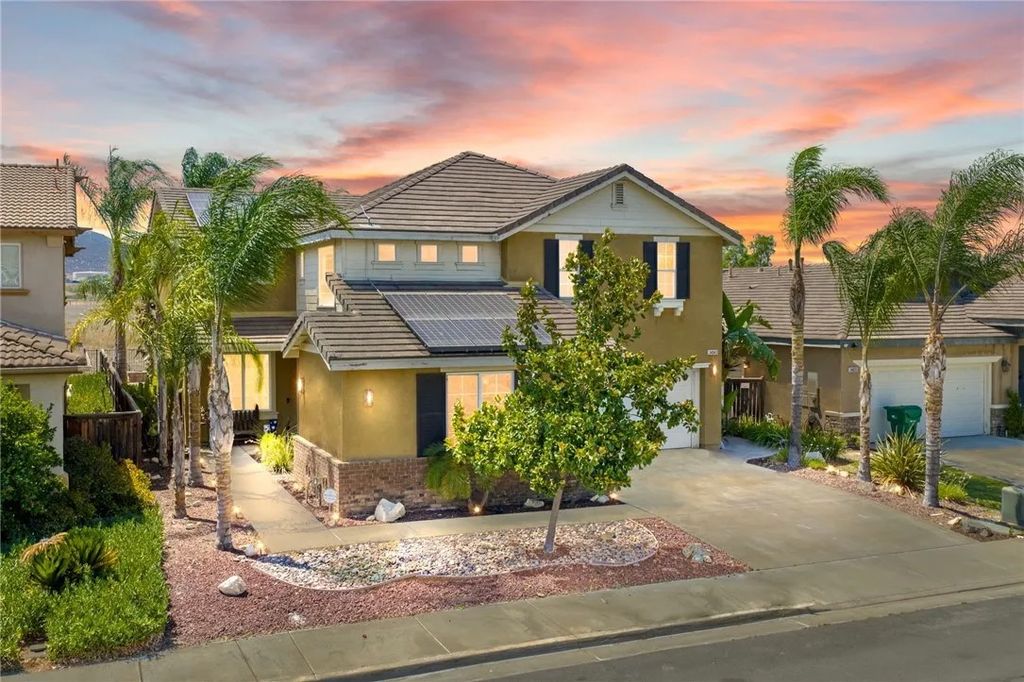 Photo of 34043 Pamplona Avenue, Murrieta, CA 92563 (MLS # SW25183313)