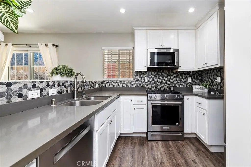 17525 Bodkin