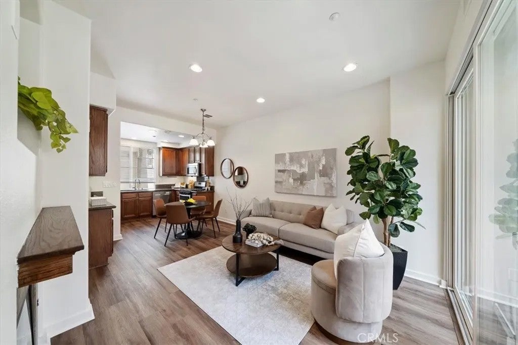 2868 Escala Circle
