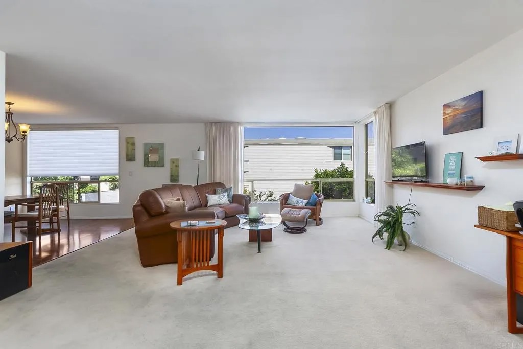 2915 Lawrence St. 8