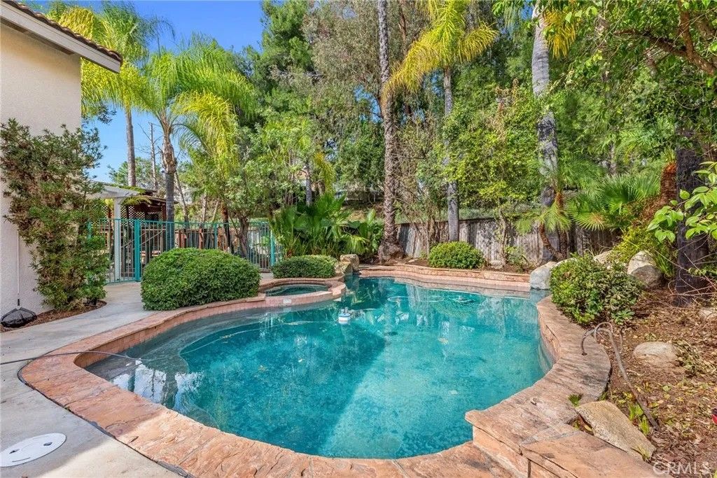 Photo of 39851 Wild Canary Ln, Murrieta, CA 92562 (MLS # PW26025458)