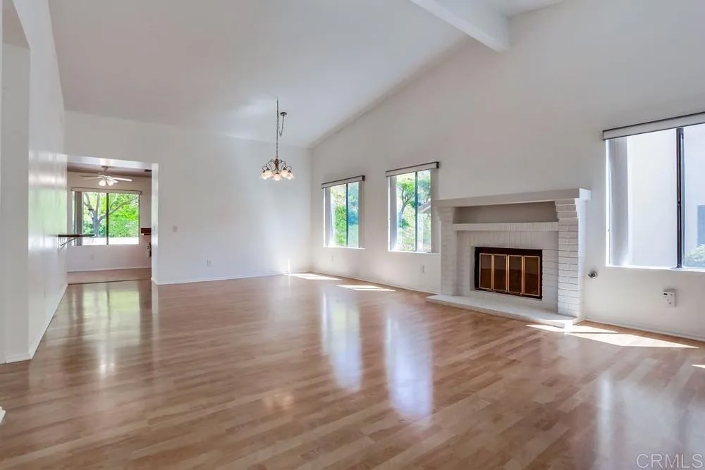 18035 Avenida Alozdra