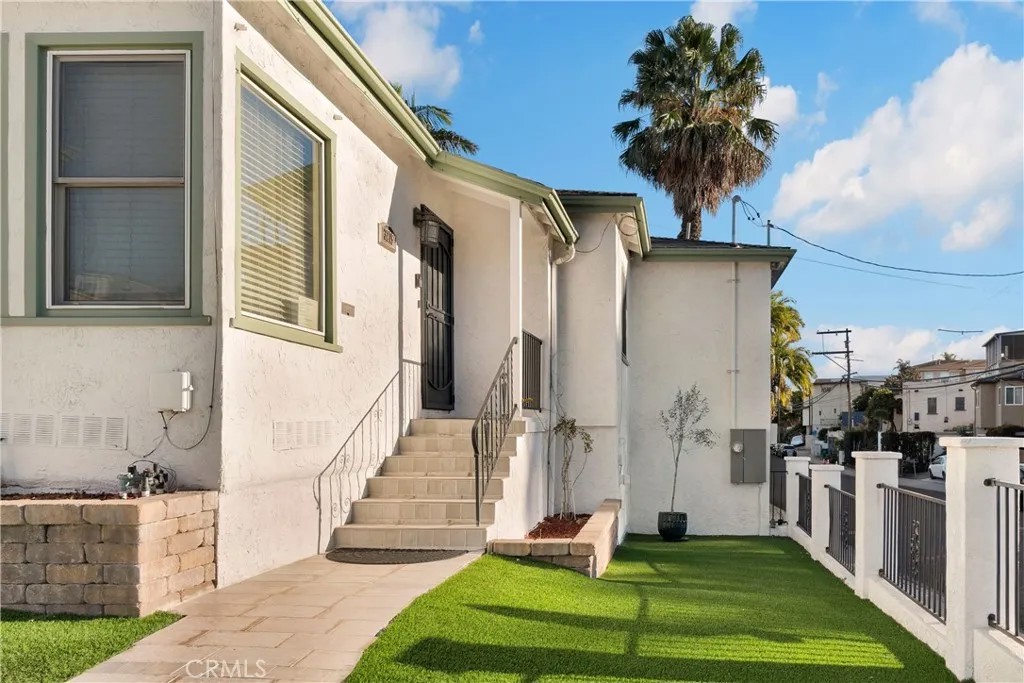 3275 Boundary