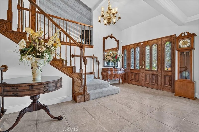 1455 Queen Summit