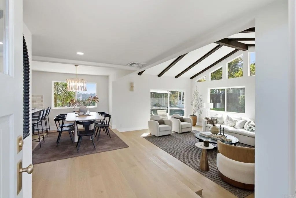 2712 Mateo Place