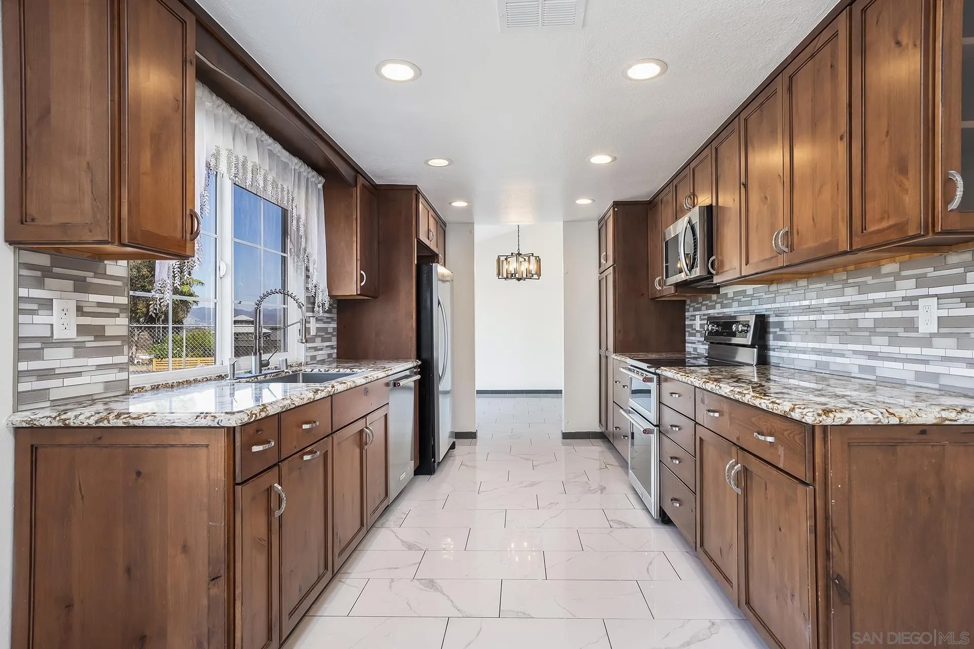 10772 AVENIDA ROBERTA