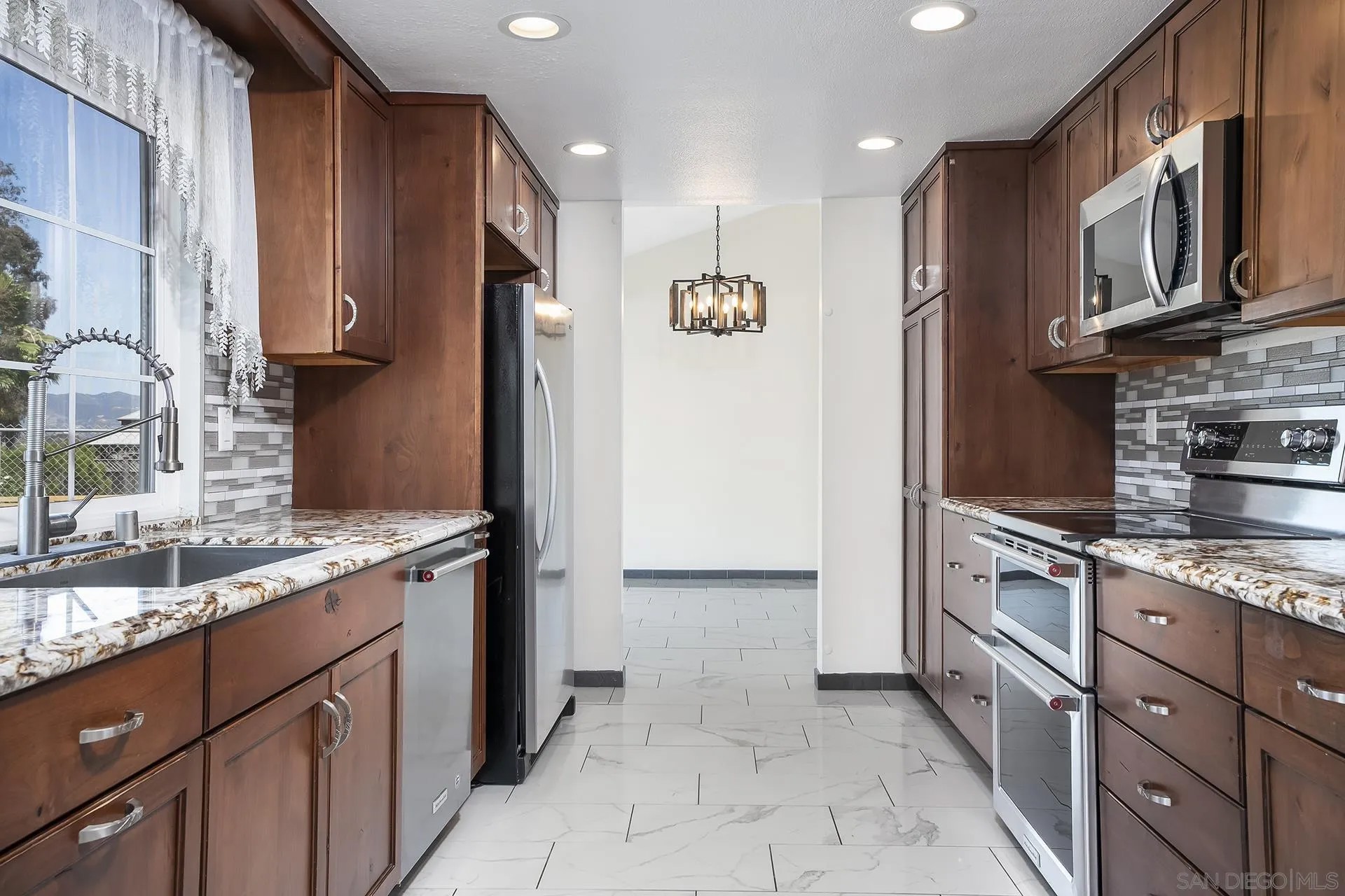 10772 AVENIDA ROBERTA