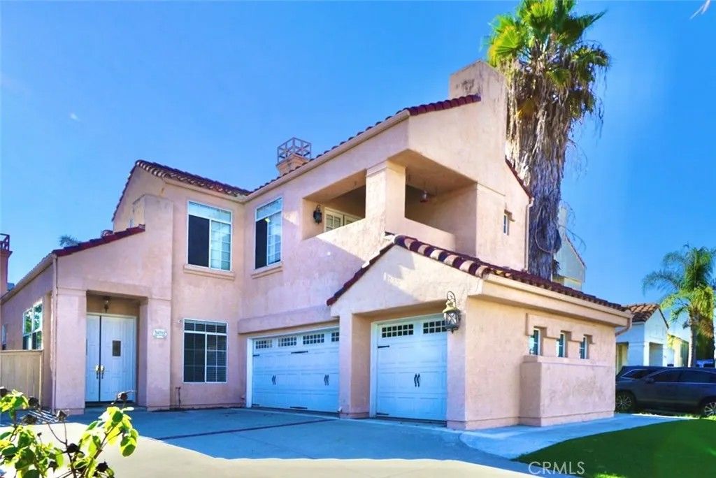 Photo of 39732 Via Las Palmas, Murrieta, CA 92563 (MLS # SW25204547)
