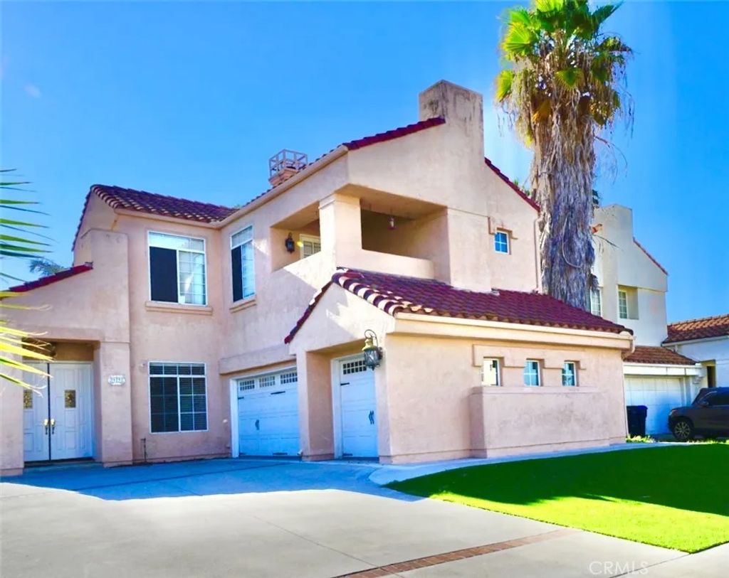 Photo of 39732 Via Las Palmas, Murrieta, CA 92563 (MLS # SW25204547)