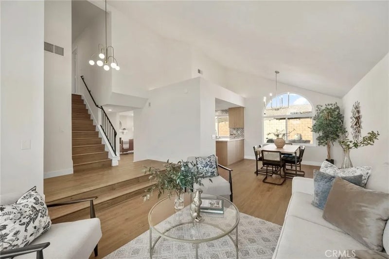 1222 W Cimarron