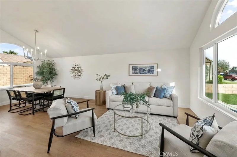 1222 W Cimarron