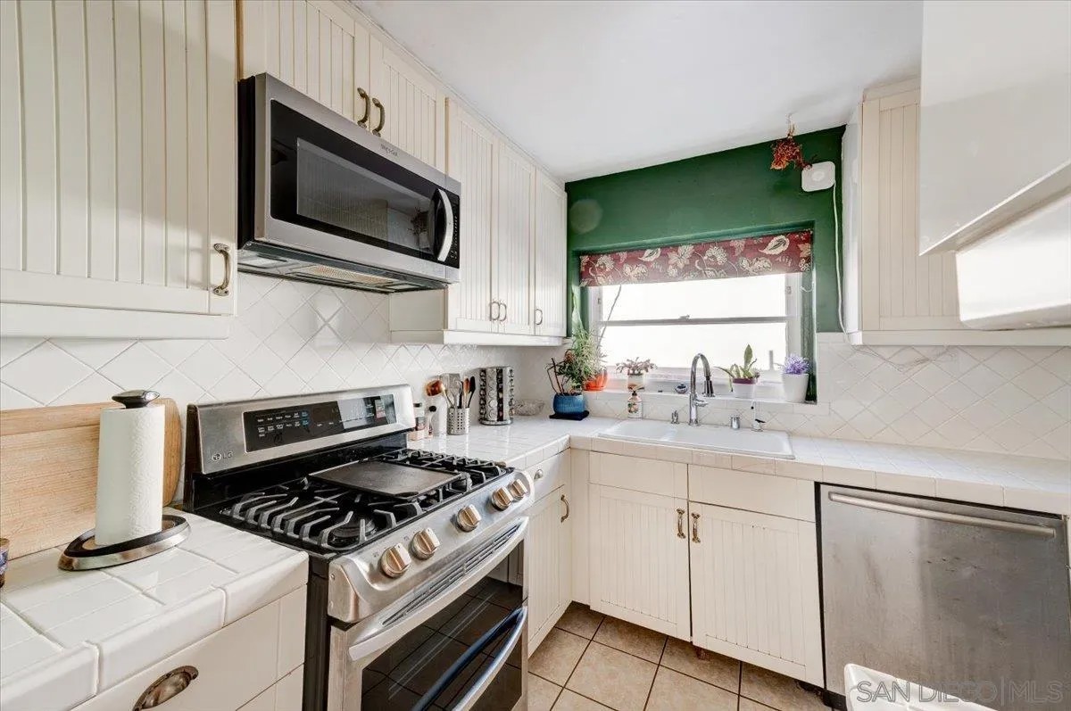 5612 Meade