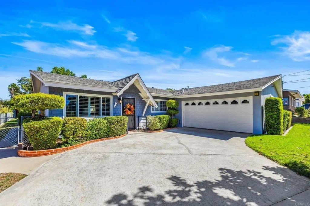Photo of 218 N Hayden Drive, Escondido, CA 92027 (MLS # NDP2609080)