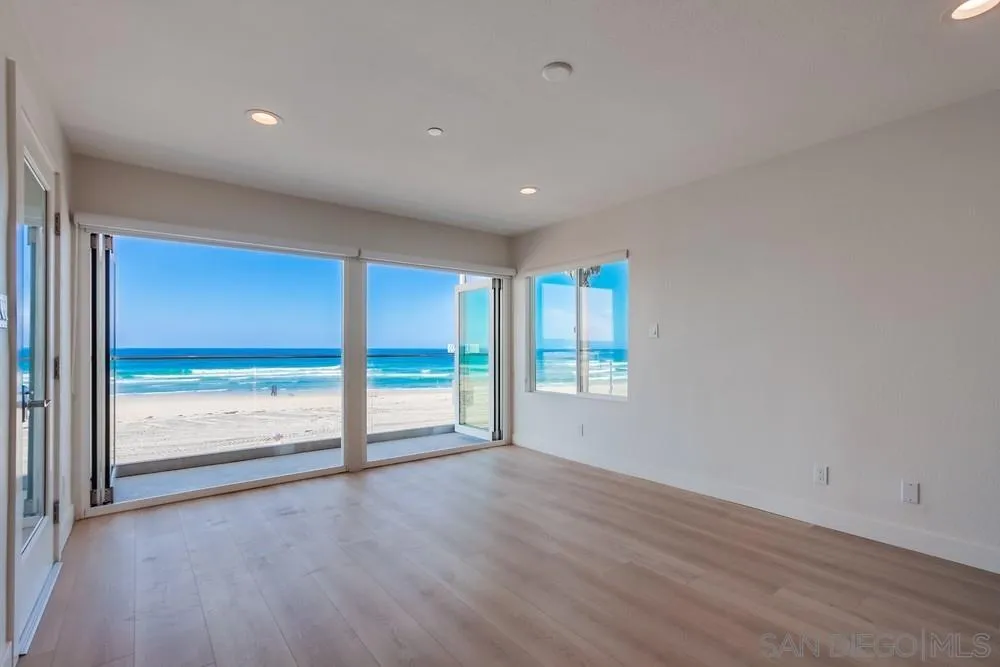 3449 Ocean Front Walk