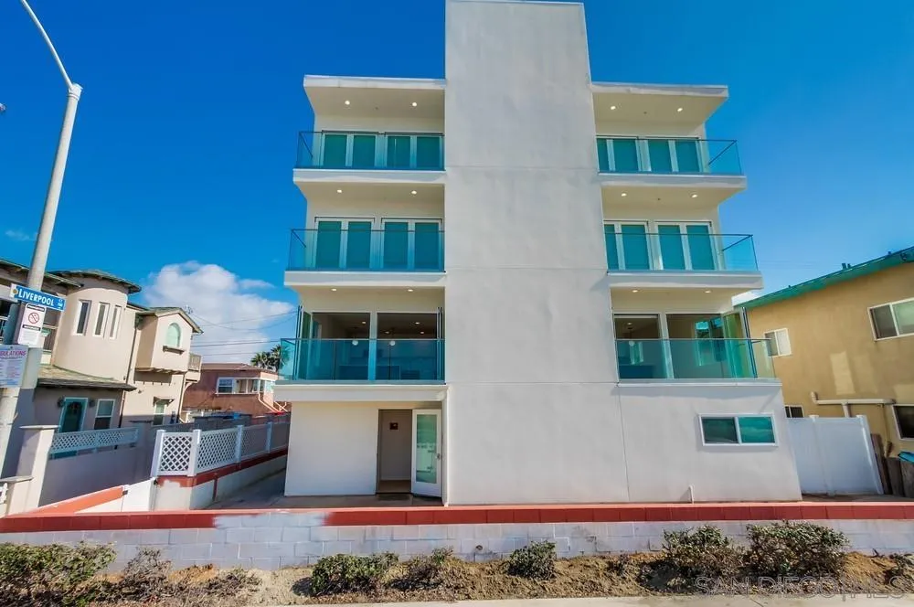 3449 Ocean Front Walk