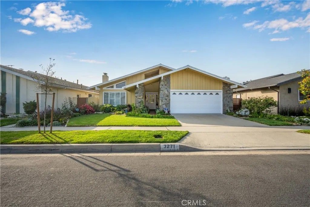 Photo of 3271 Marna Avenue, Long Beach, CA 90808 (MLS # PW25280764)