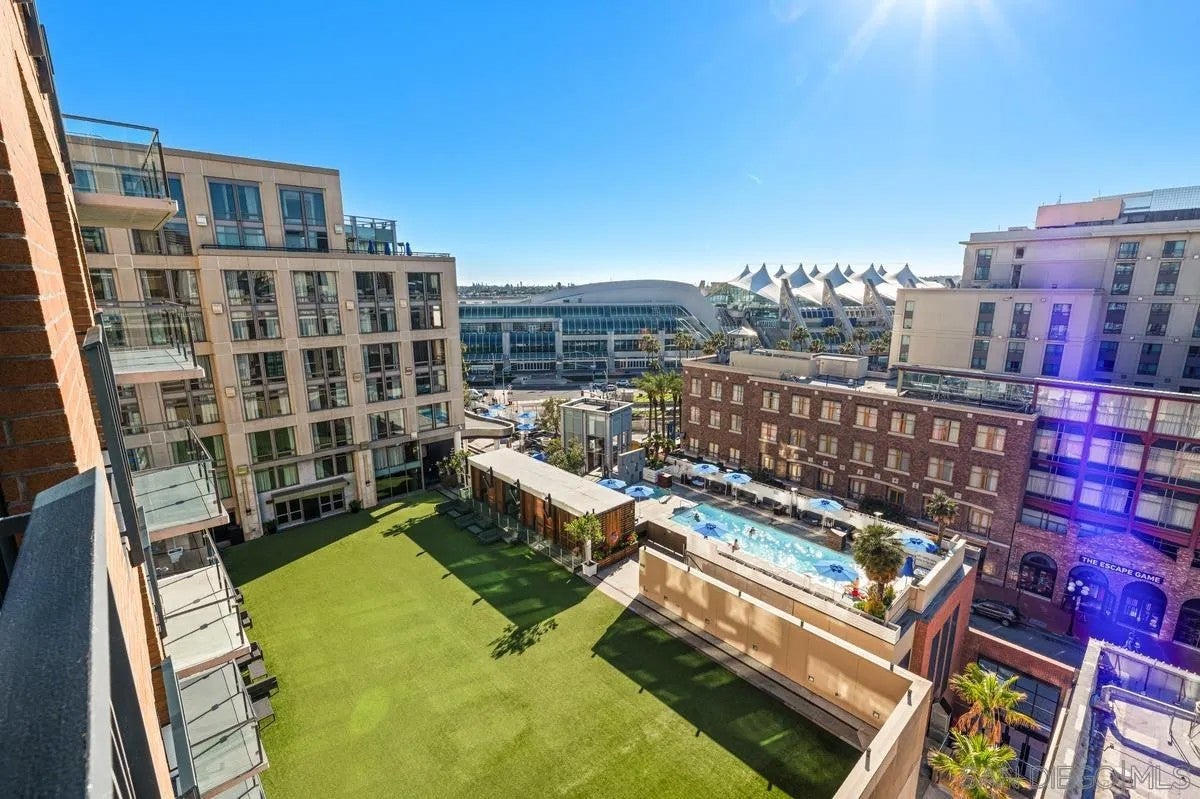 207 5Th Ave 1043