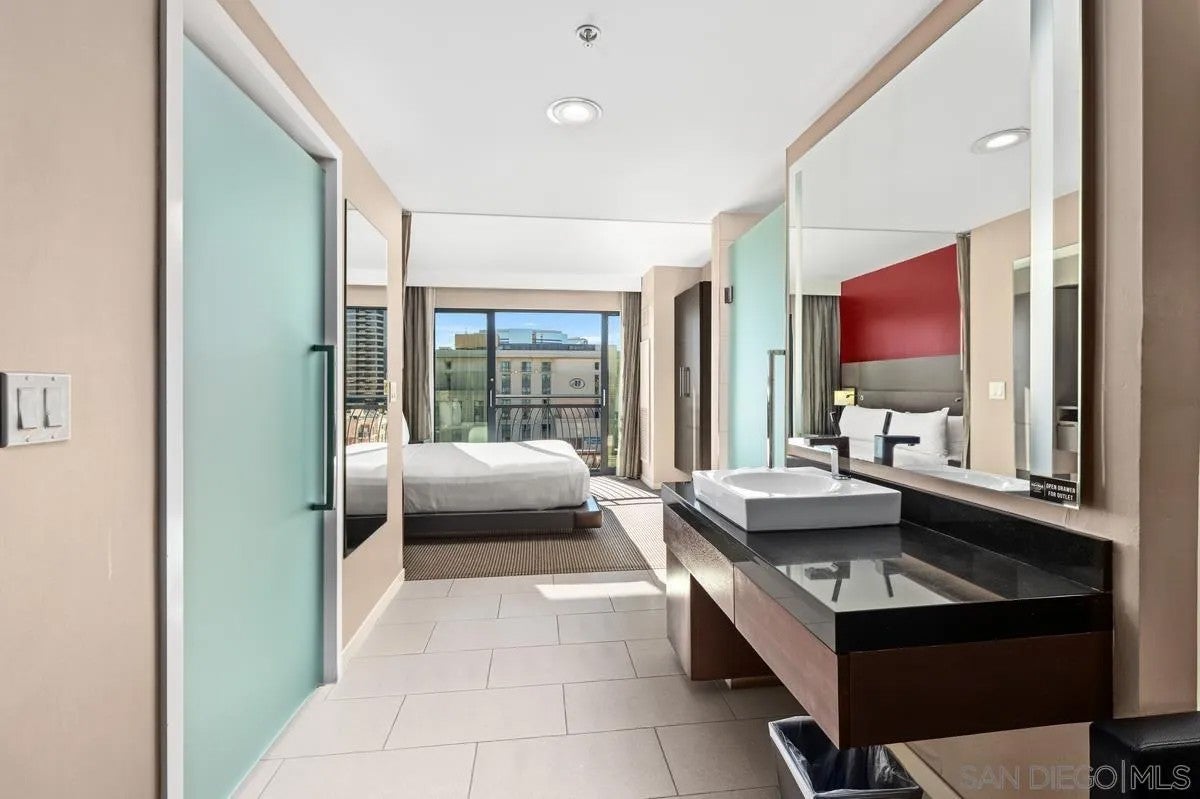 207 5Th Ave 1043