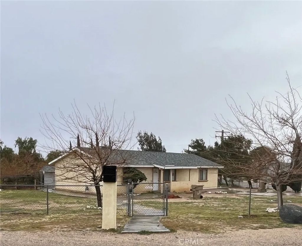 Photo of 10297 Redlands Avenue, Hesperia, CA 92345 (MLS # HD26038827)