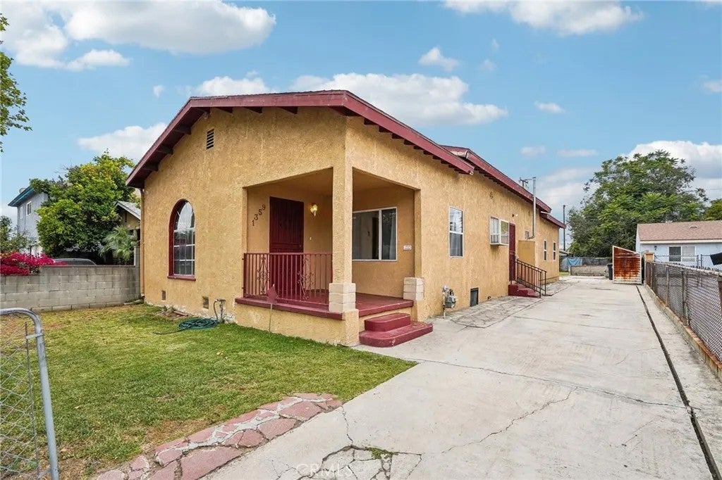 1359 S Downey Road