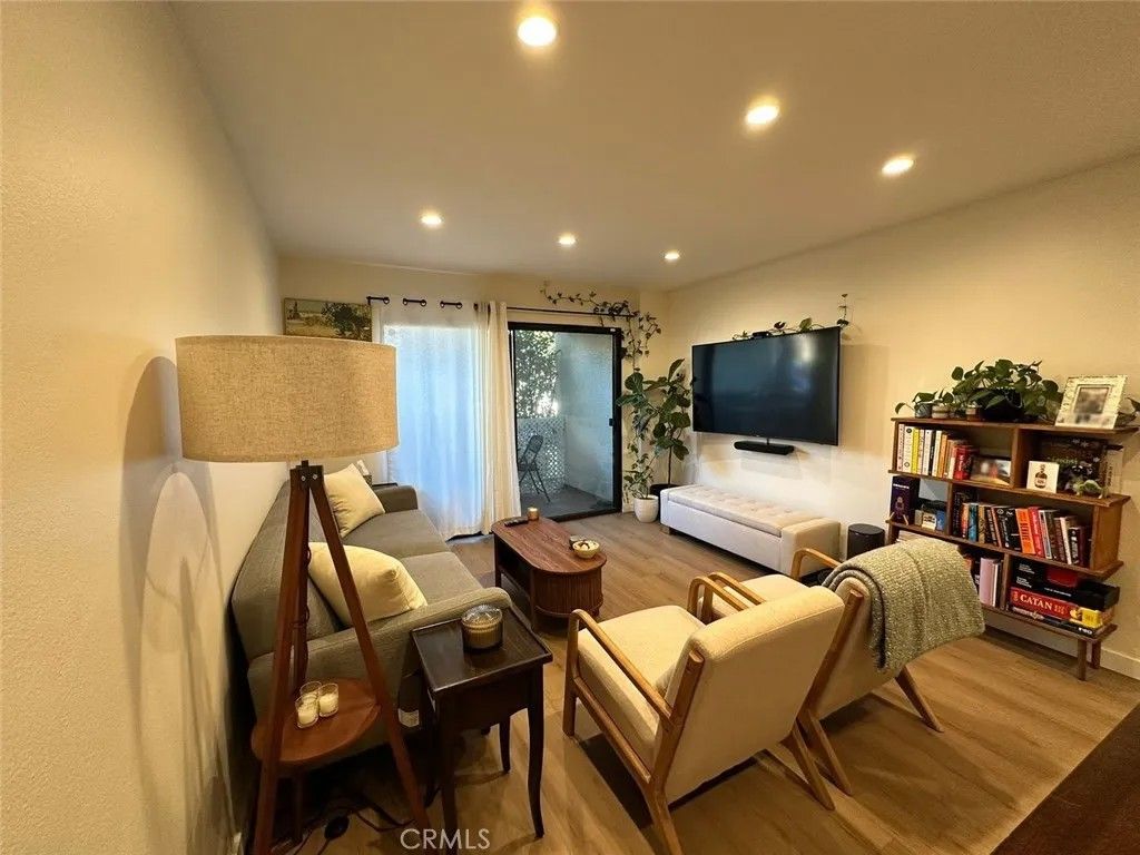 Photo of 10149 Commerce Avenue, Tujunga, CA 91042 (MLS # GD26097533)