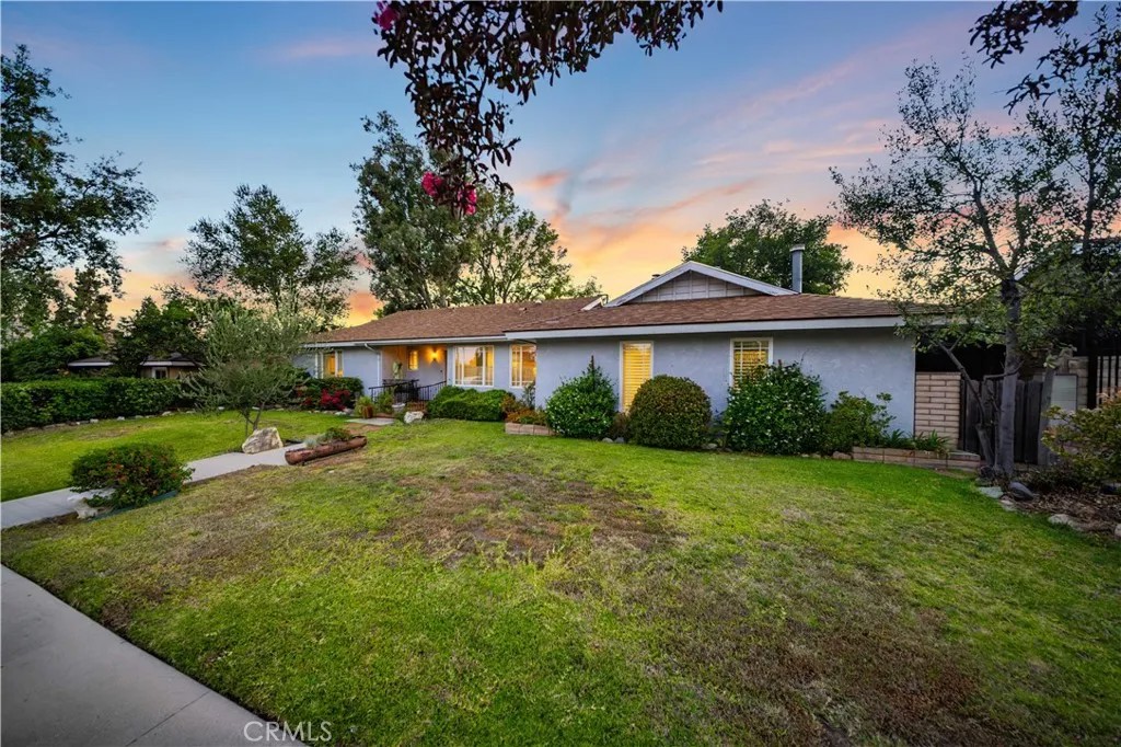 10739 Reseda