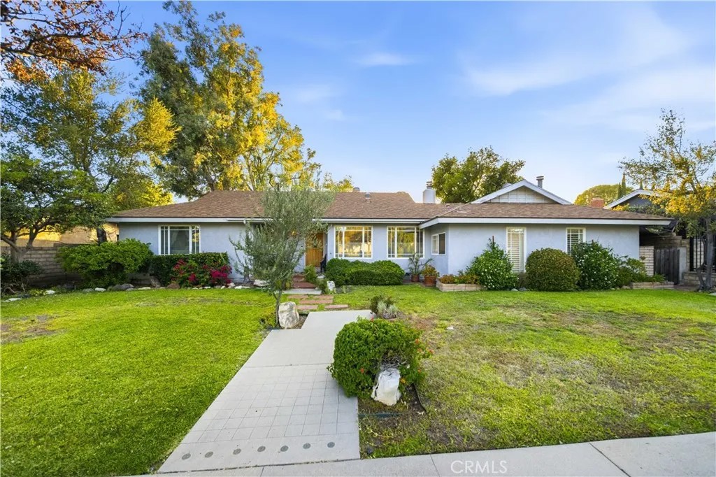 10739 Reseda