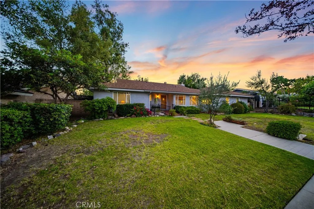 10739 Reseda
