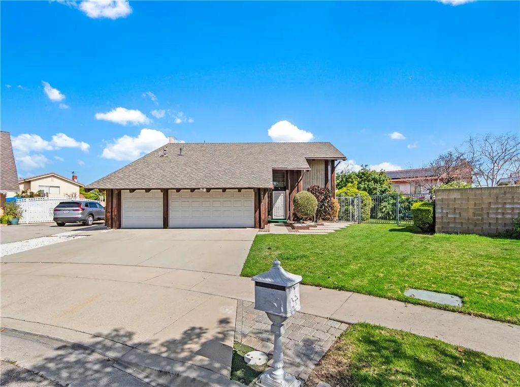 Photo of 16806 Outrigger Cir, Cerritos, CA 90703 (MLS # PW26043729)