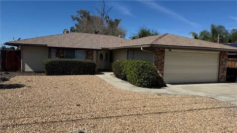 Photo of 573 N Girard St, Hemet, CA 92544 (MLS # IV26044085)