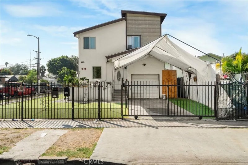 156 E 101st